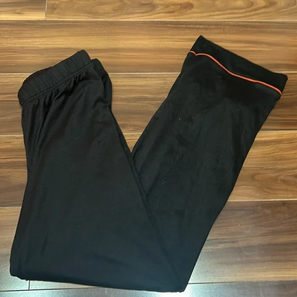 Small Rae Dunn stretchy BOO Halloween pajama set - Picture 4 of 4